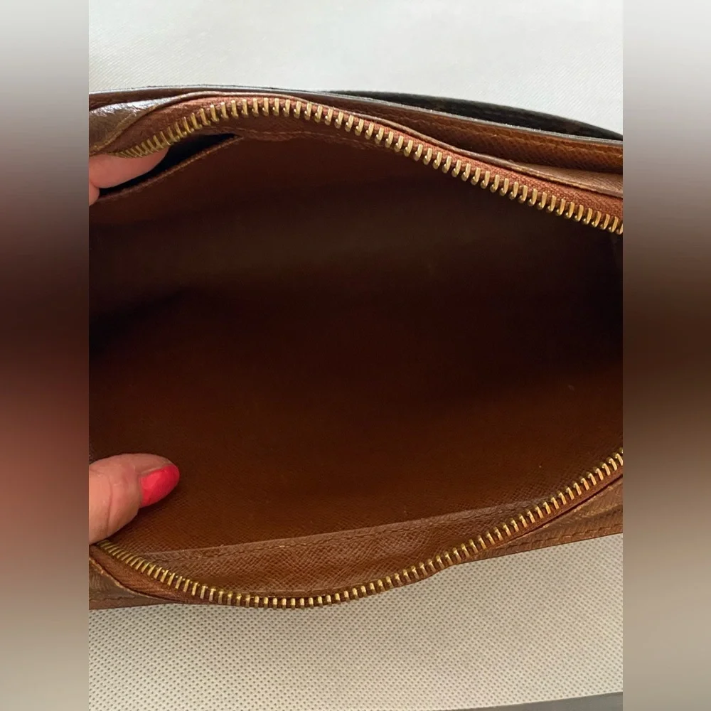 💥Auth Louis Vuitton vintage Orsay clutch. In amazing condition. - Picture 9 of 9